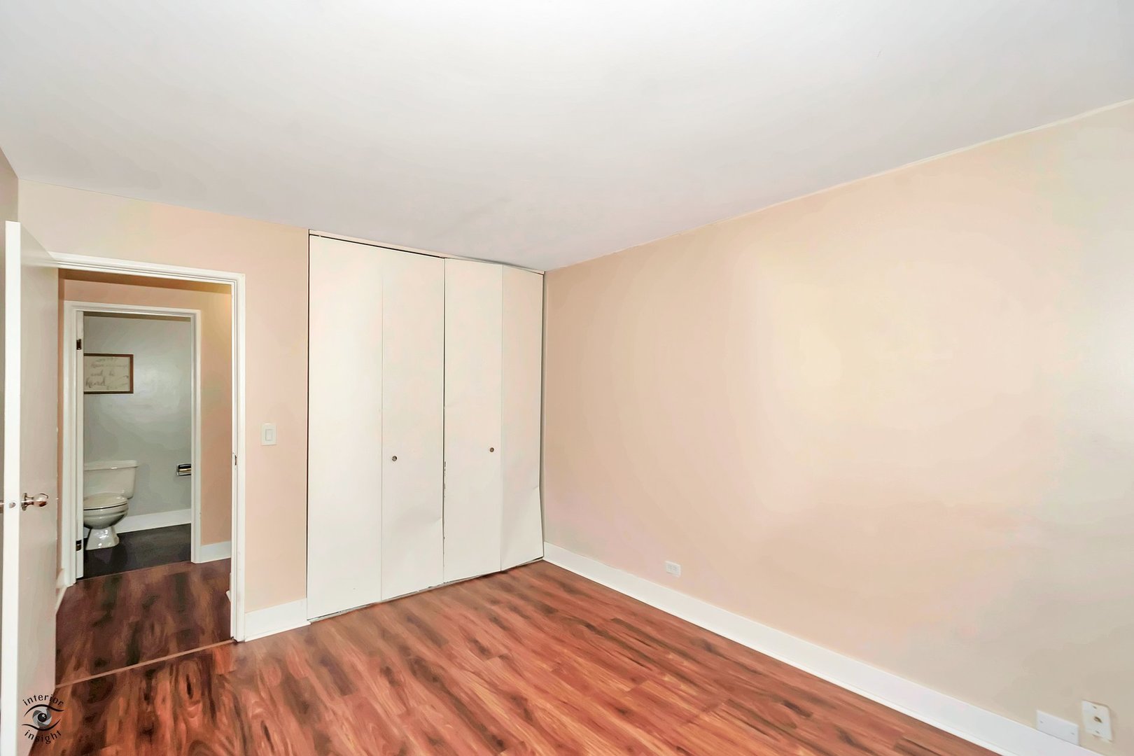 3030 Roberts Drive #4, Woodridge, IL 60517