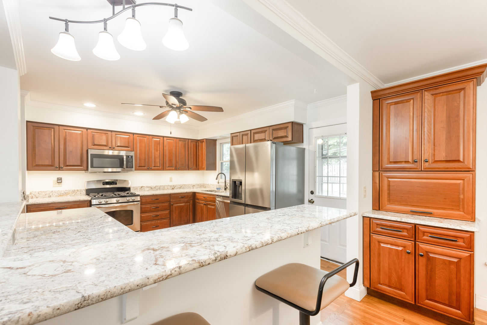 0n244 Peter Road, Winfield, IL 60190