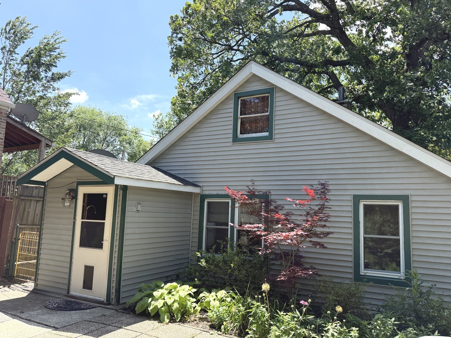 2110 N Mobile Avenue, Chicago, IL 60639