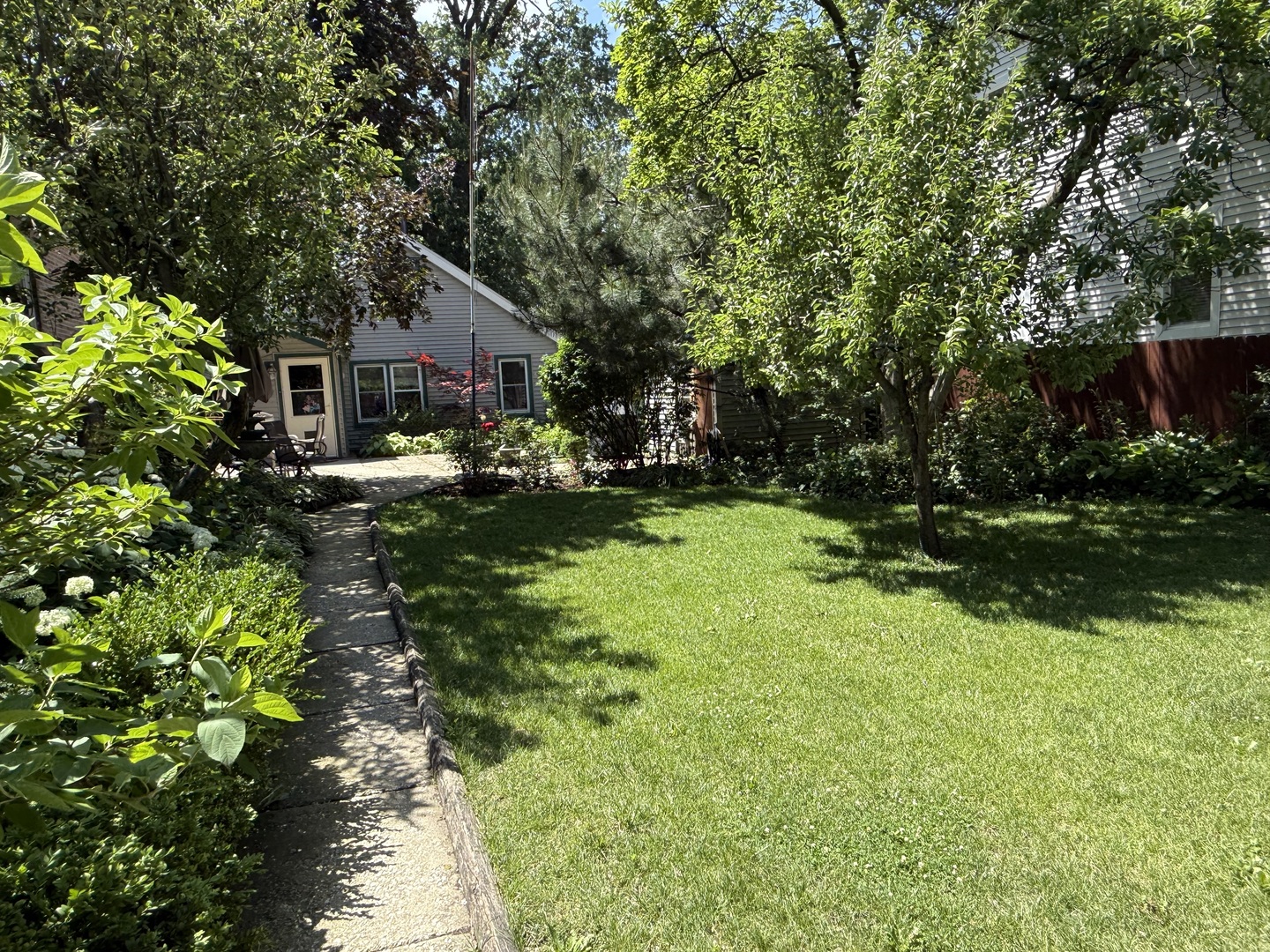 2110 N Mobile Avenue, Chicago, IL 60639