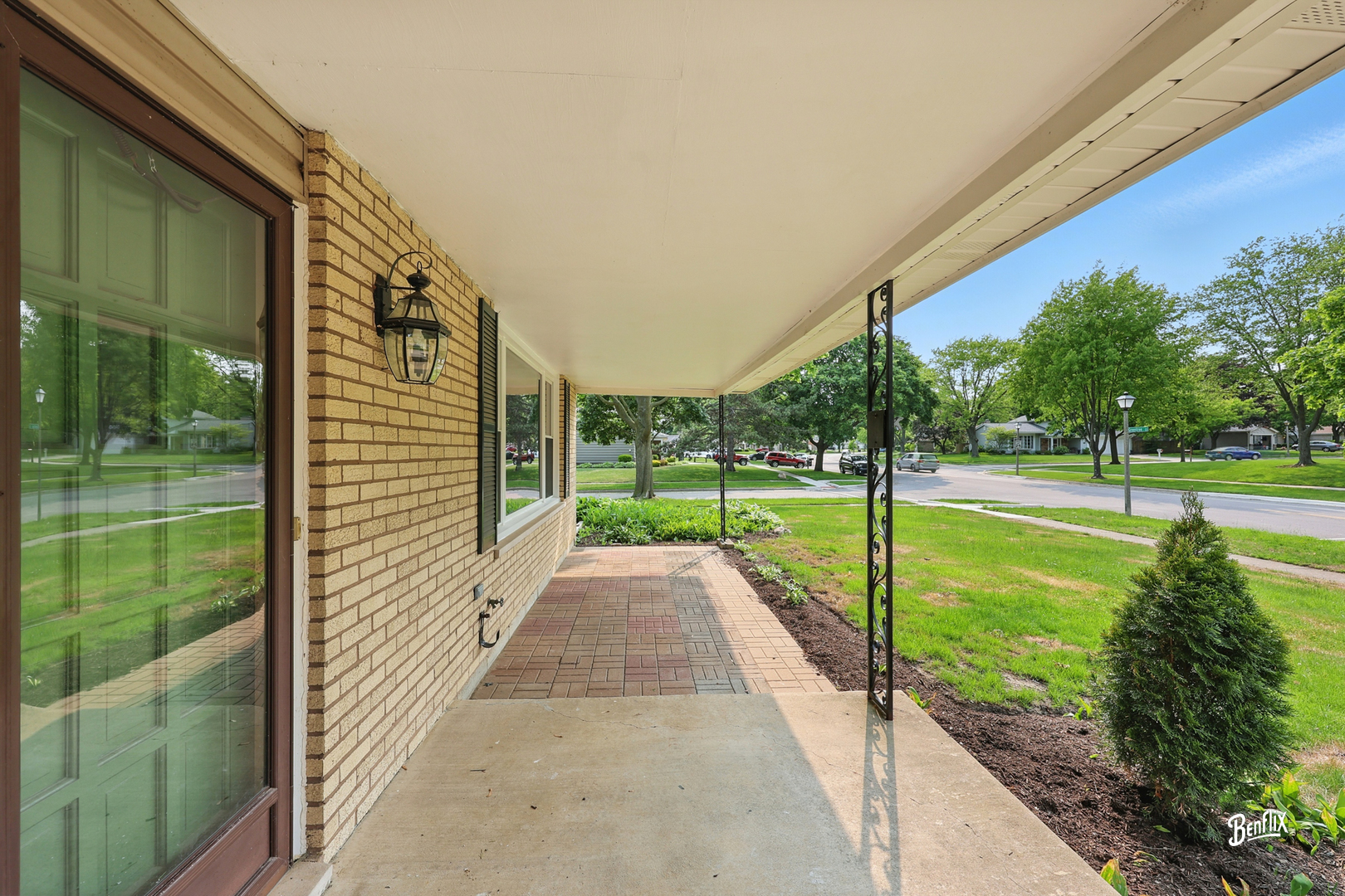311 Greentree Parkway, Libertyville, IL 60048