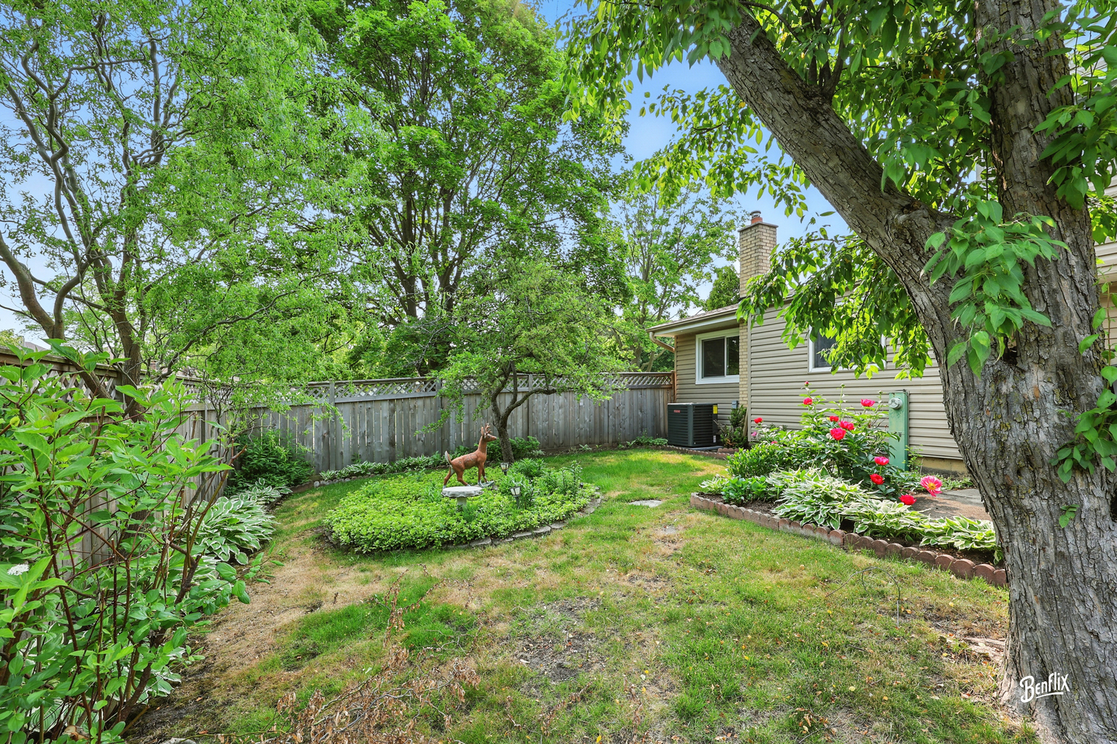 311 Greentree Parkway, Libertyville, IL 60048