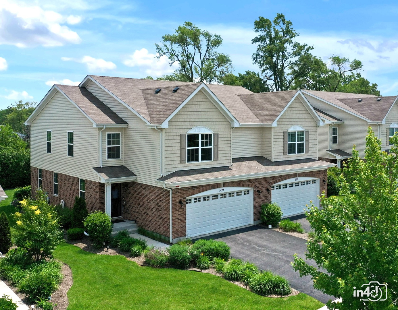 509 BOBBY ANN Court, Roselle, IL 60172