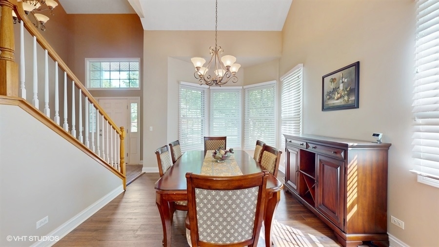 528 Terrace Lane, South Elgin, IL 60177