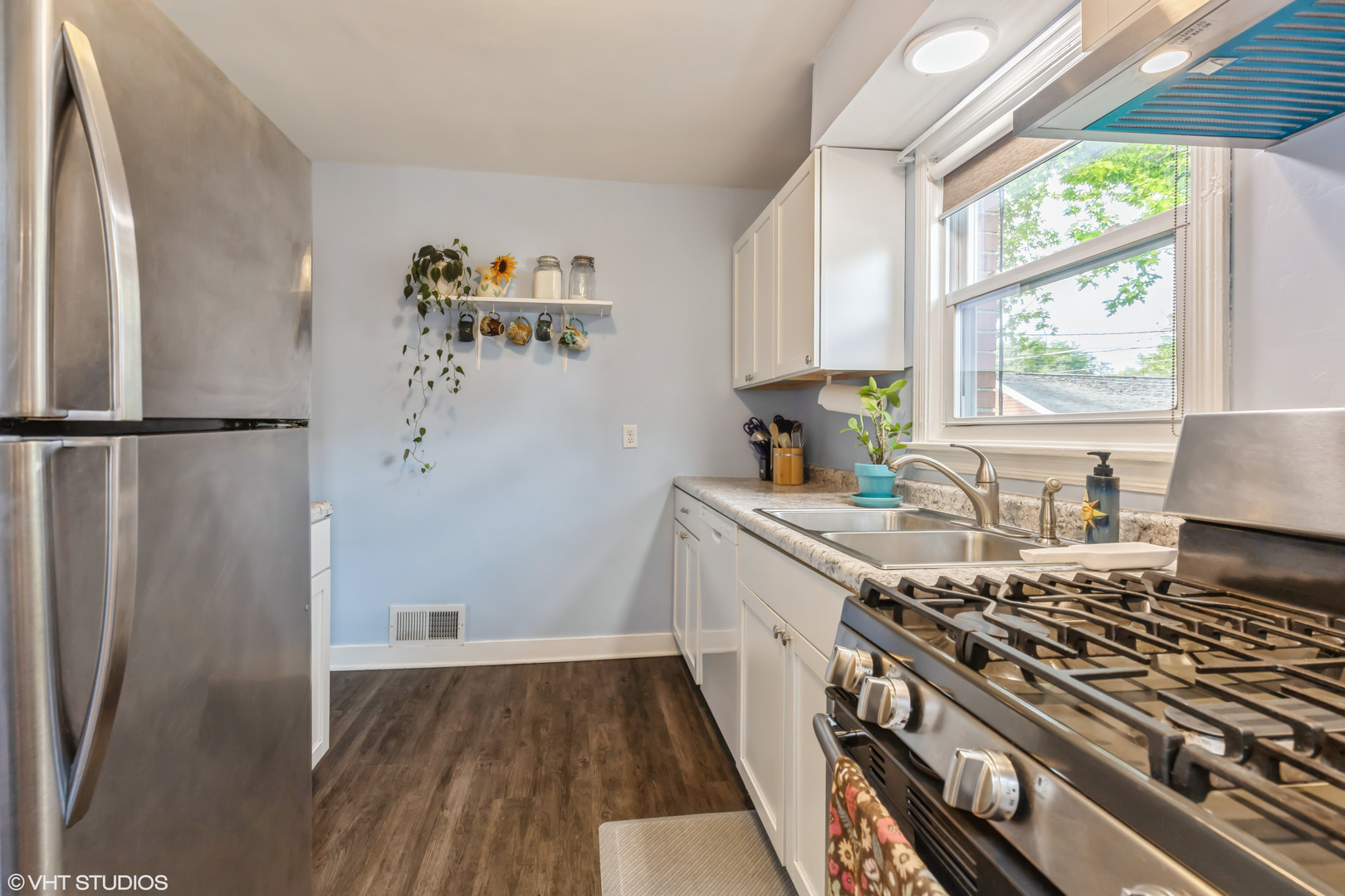 204 Earl Avenue, Joliet, IL 60436