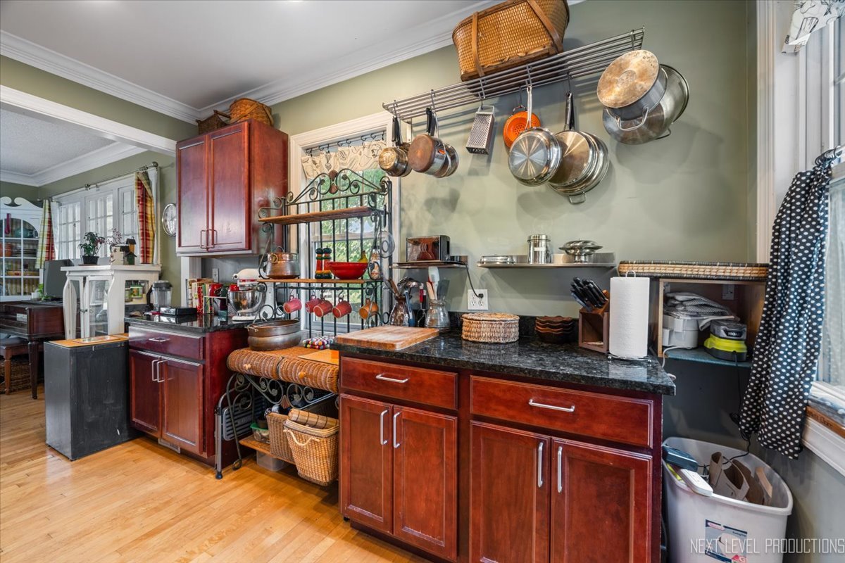285 Hill Avenue, Glen Ellyn, IL 60137