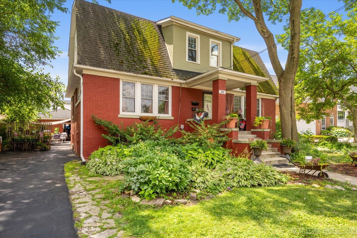 285 Hill Avenue, Glen Ellyn, IL 60137