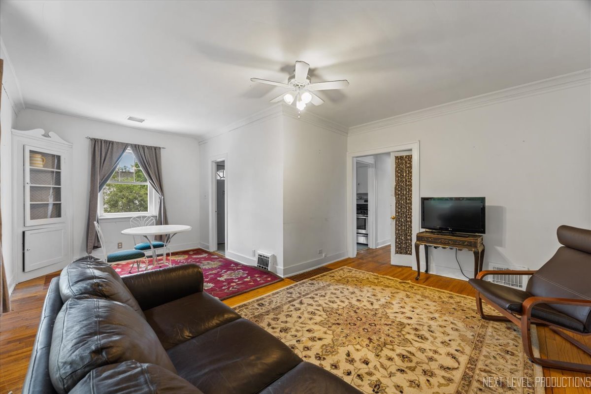 285 Hill Avenue, Glen Ellyn, IL 60137