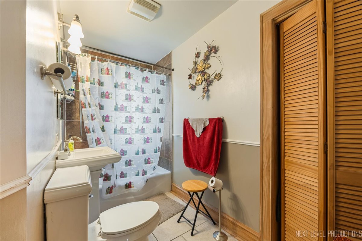 285 Hill Avenue, Glen Ellyn, IL 60137