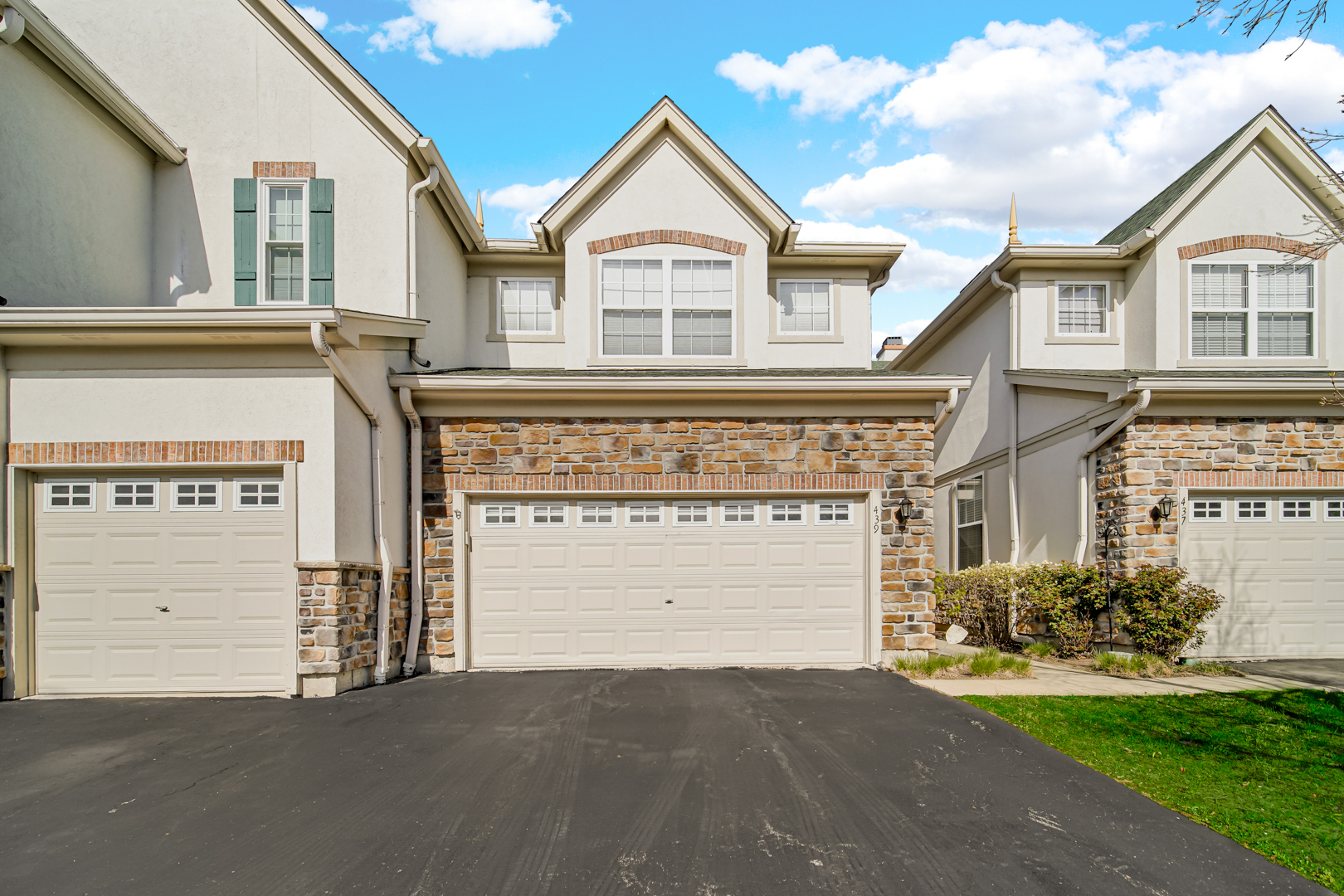 439 Bay Tree Circle, Vernon Hills, IL 60061