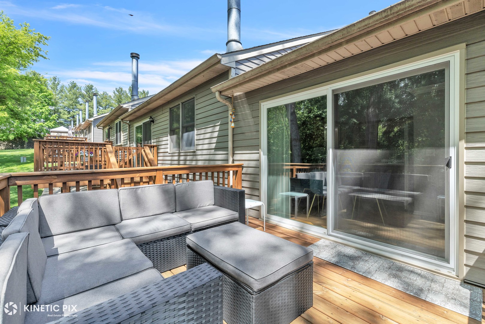 503 River Bluff Drive, Carpentersville, IL 60110