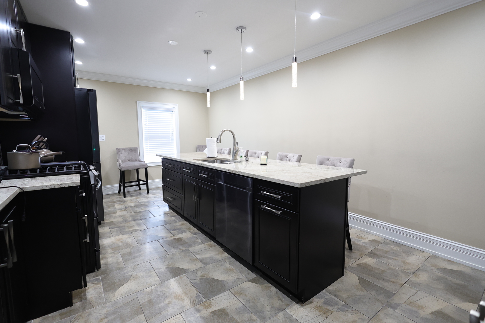 7218 S Washtenaw Avenue, Chicago, IL 60629