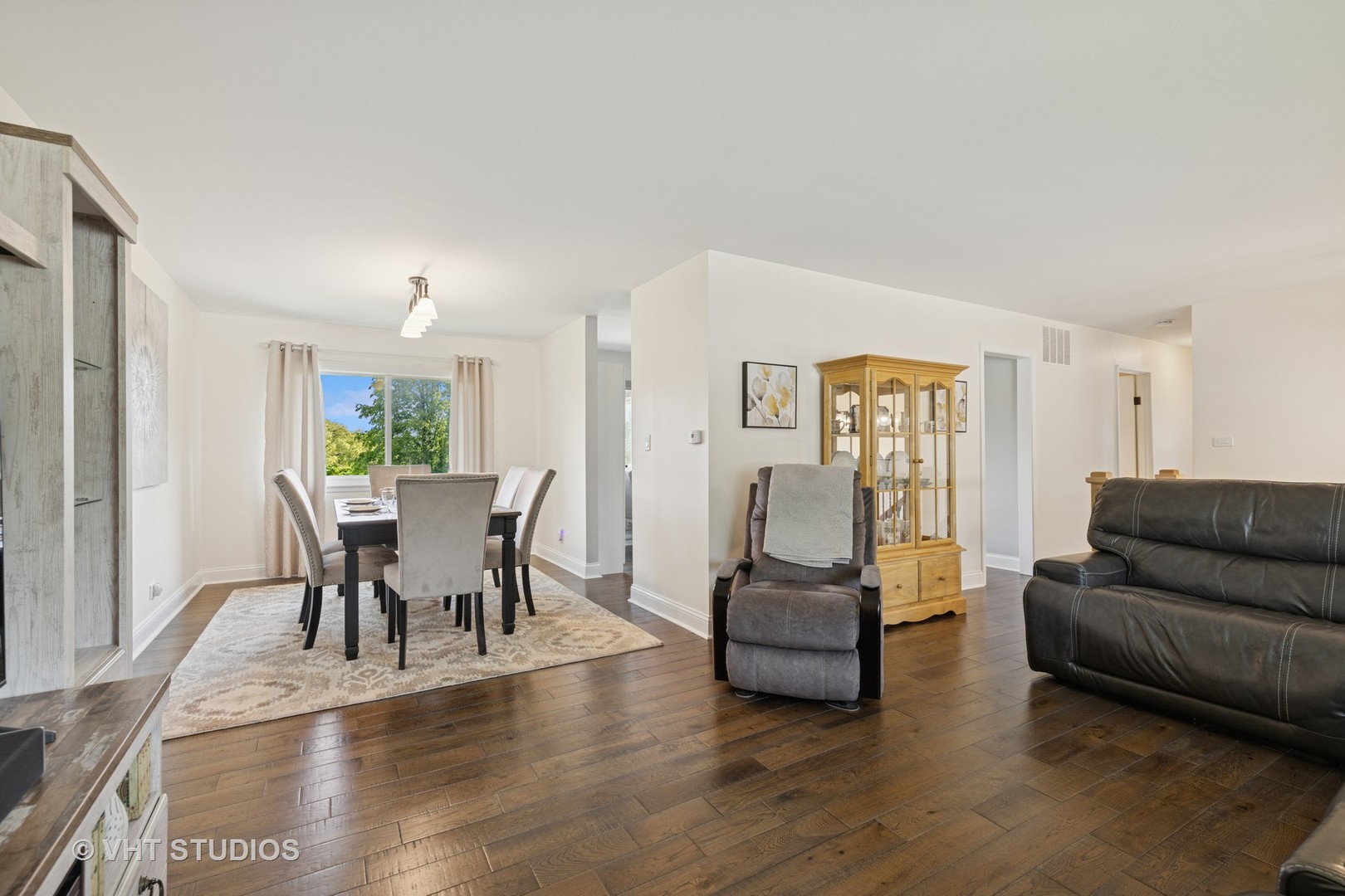 1341 E Kenilworth Avenue, Palatine, IL 60074