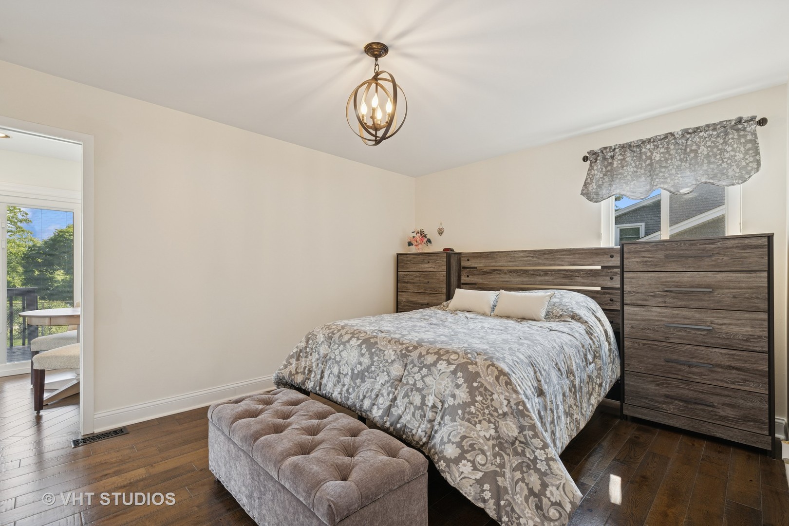 1341 E Kenilworth Avenue, Palatine, IL 60074