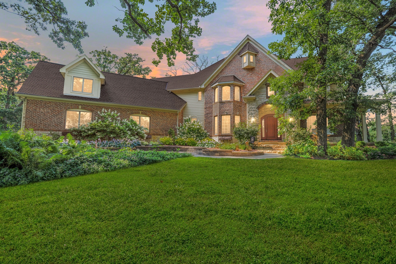 41W050 Stoneridge Lane, Elgin, IL 60124