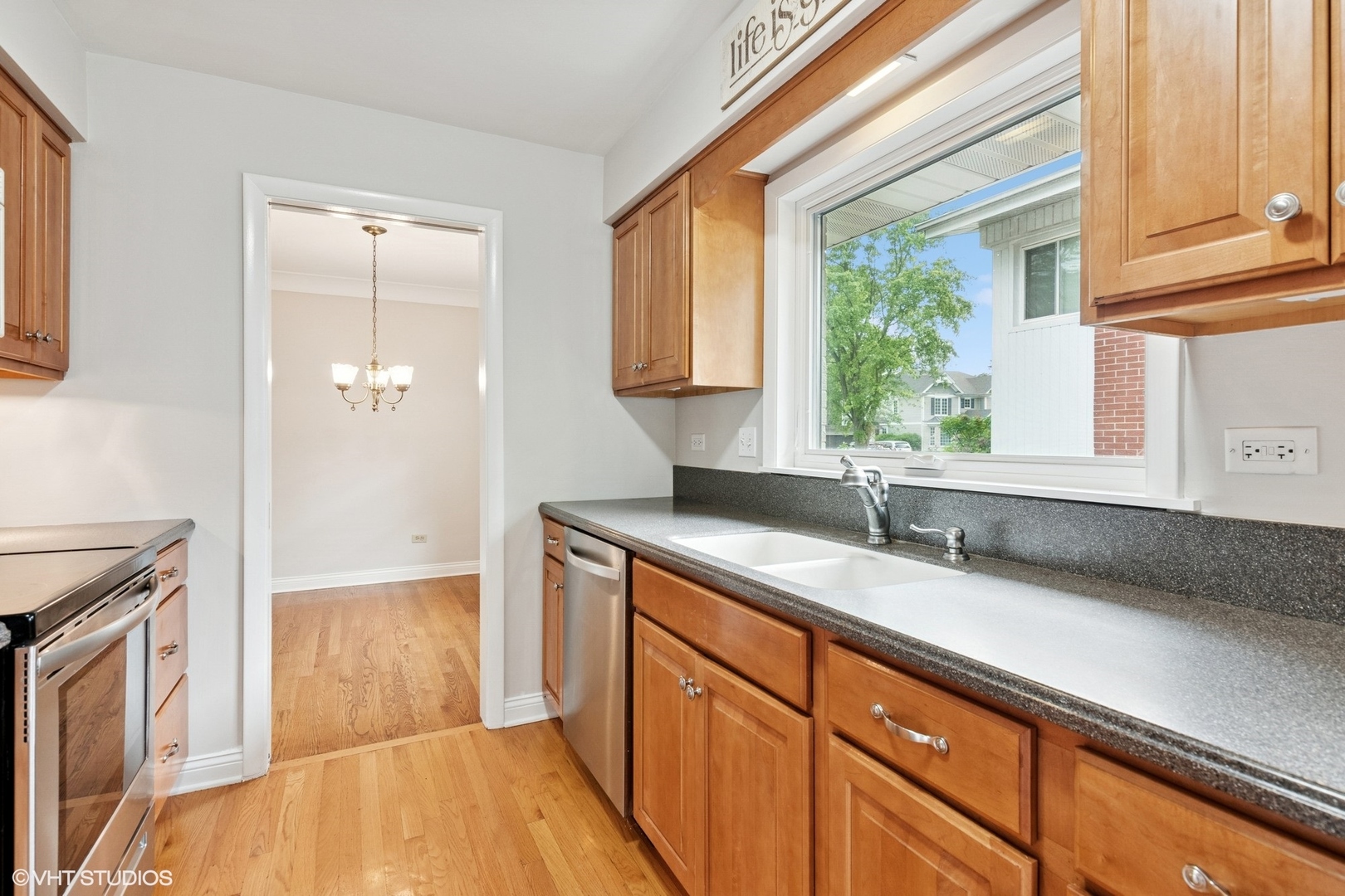 707 Cadillac Drive, Wheaton, IL 60187