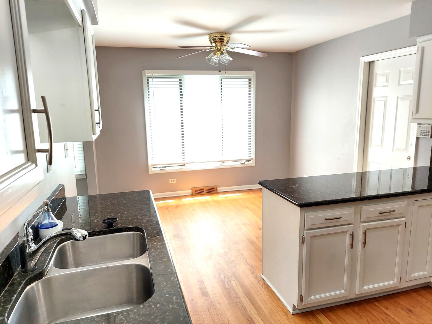 2304 Nottingham Drive, Naperville, IL 60565