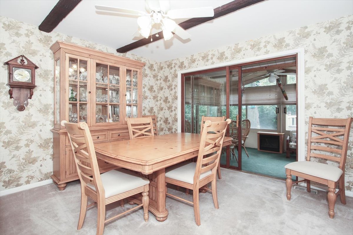 69 Grange Road, Elk Grove Village, IL 60007