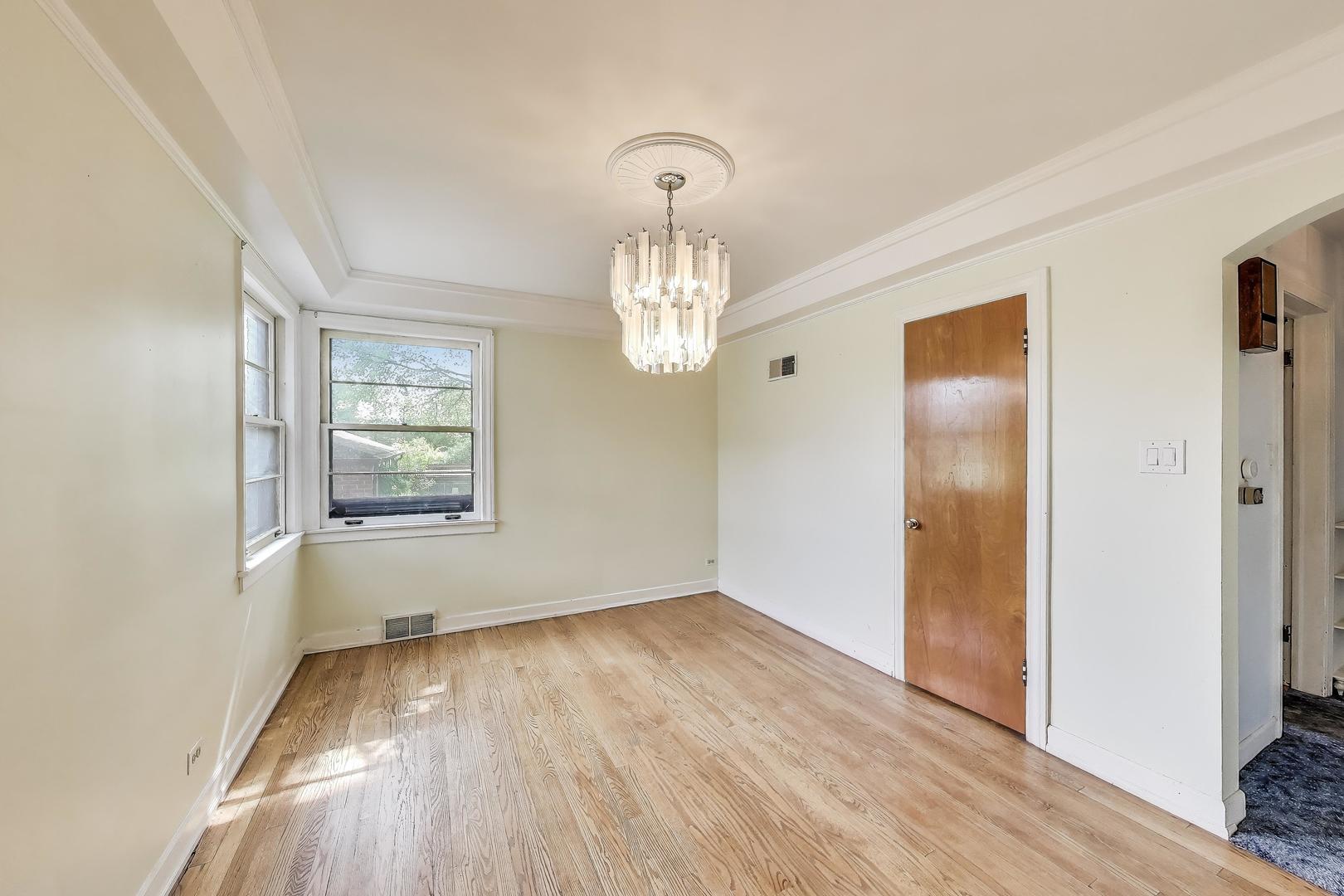 10117 Potter Road, Des Plaines, IL 60016