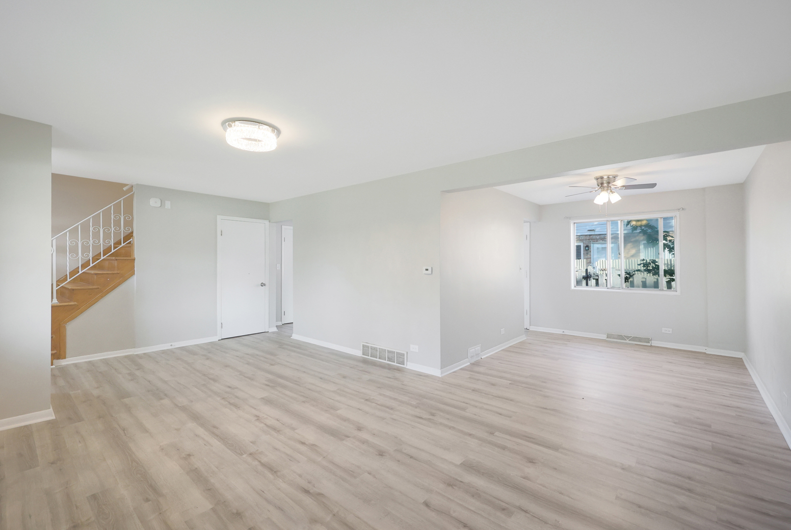 9002 N Clifton Avenue, Niles, IL 60714