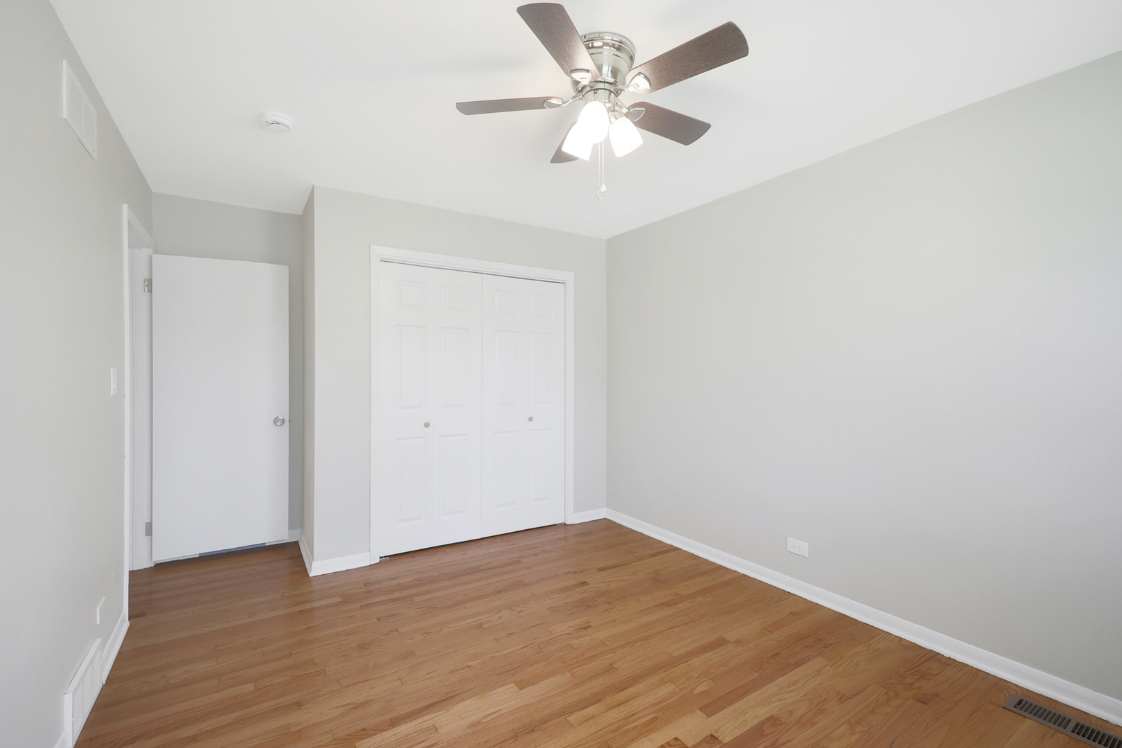 9002 N Clifton Avenue, Niles, IL 60714