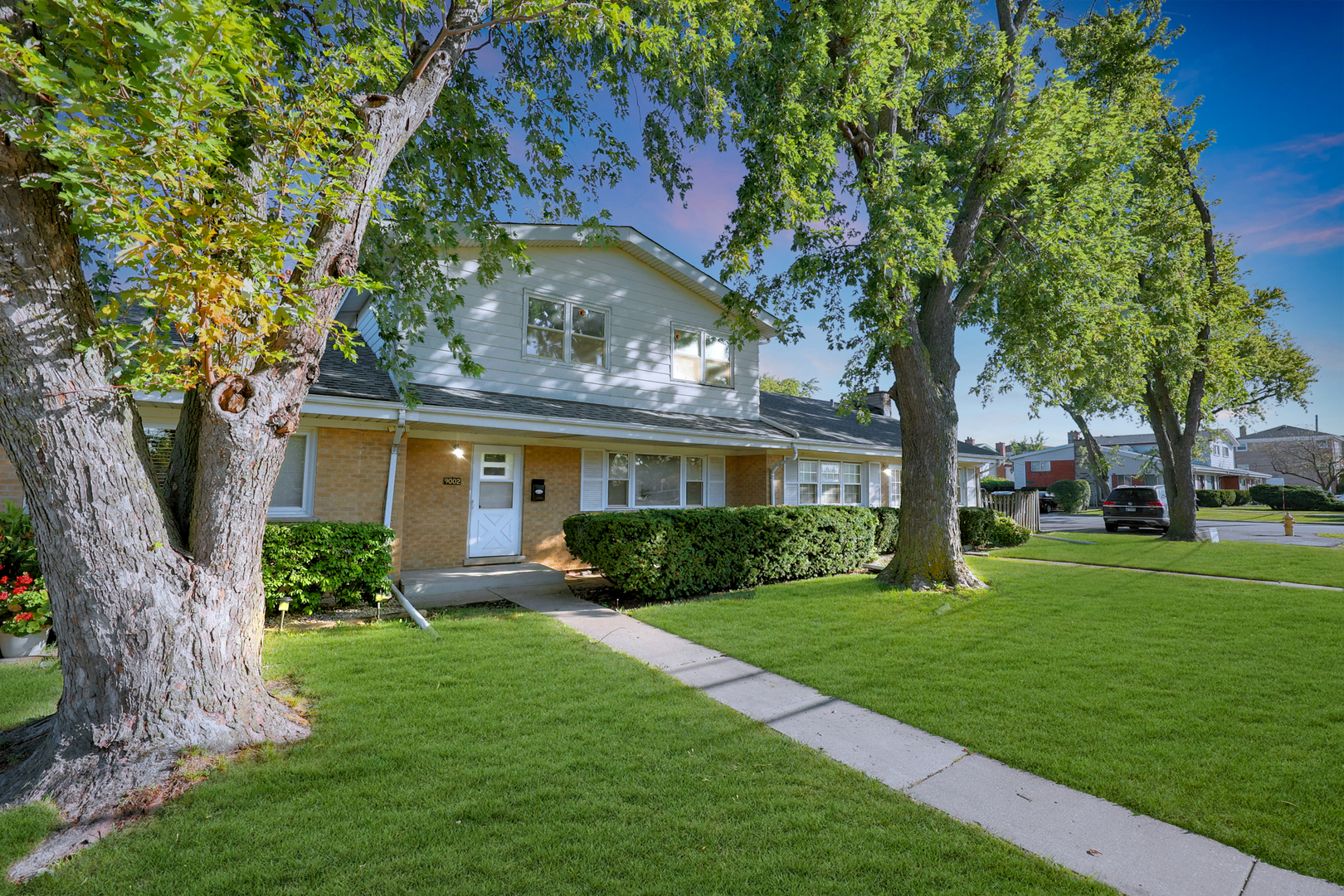 9002 N Clifton Avenue, Niles, IL 60714