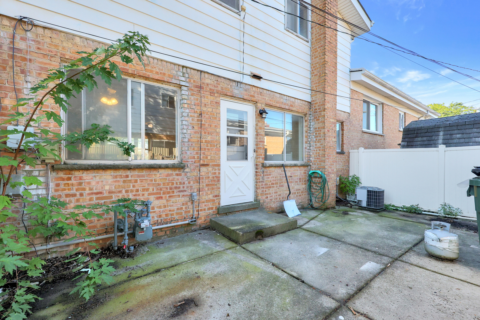9002 N Clifton Avenue, Niles, IL 60714