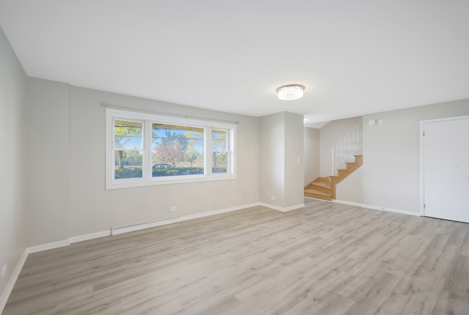 9002 N Clifton Avenue, Niles, IL 60714