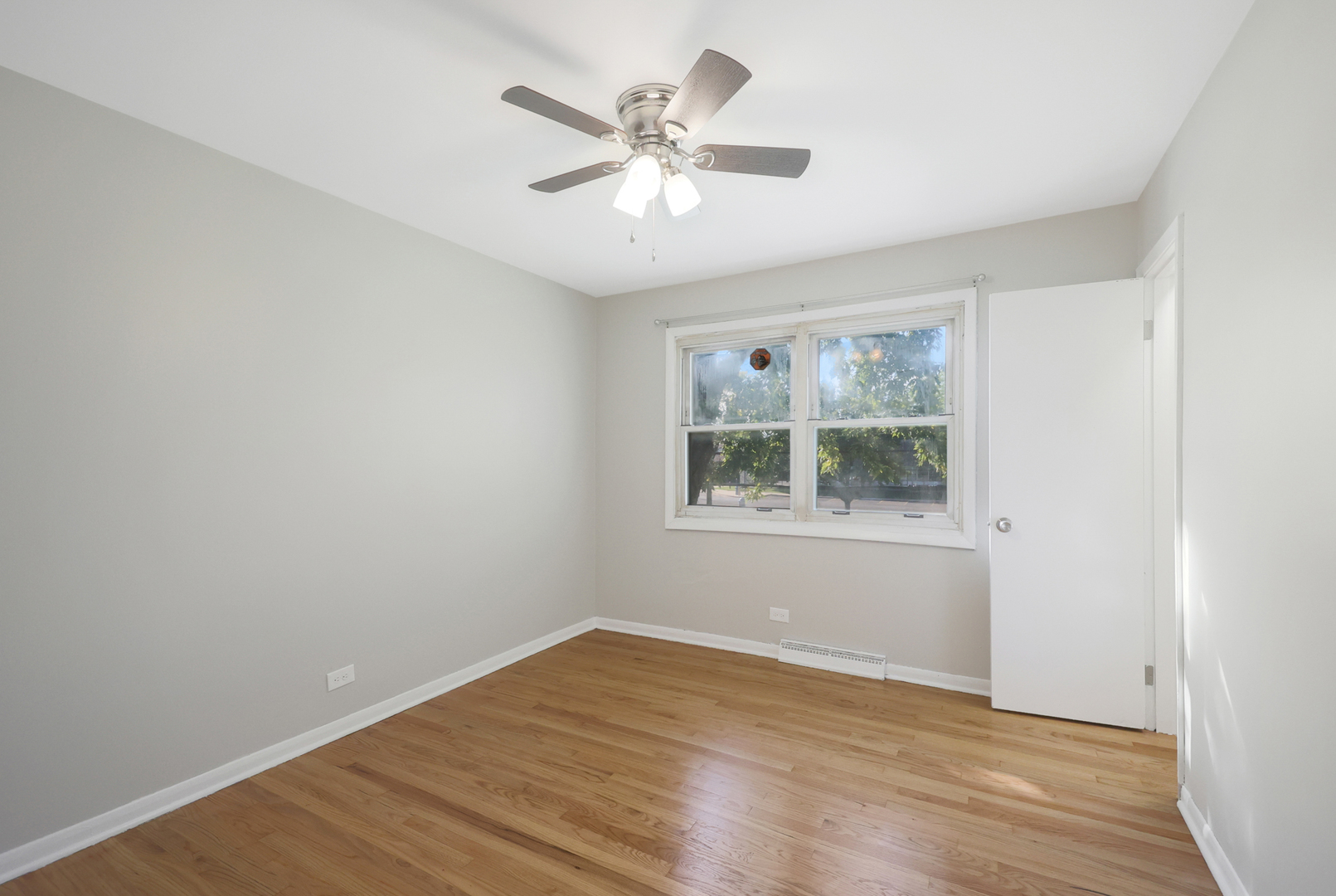 9002 N Clifton Avenue, Niles, IL 60714