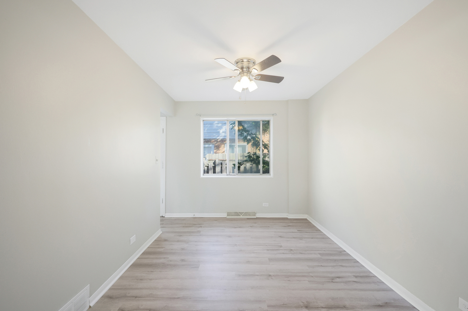 9002 N Clifton Avenue, Niles, IL 60714