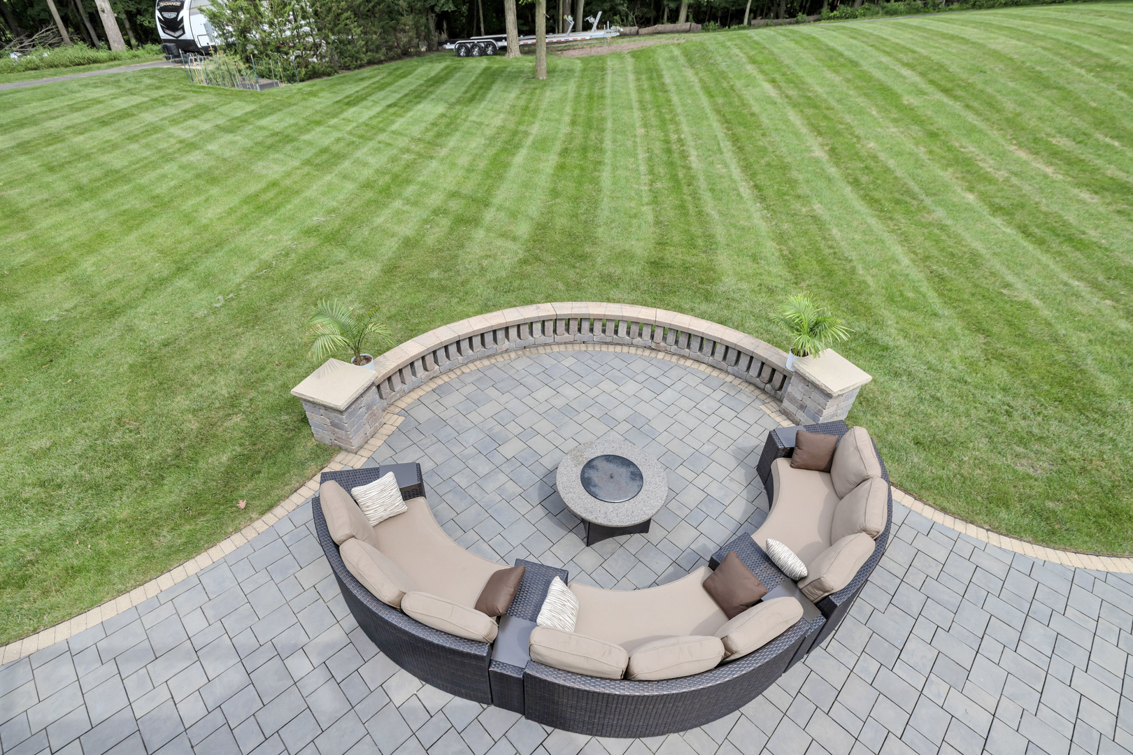 10470 N River Road, Barrington Hills, IL 60010
