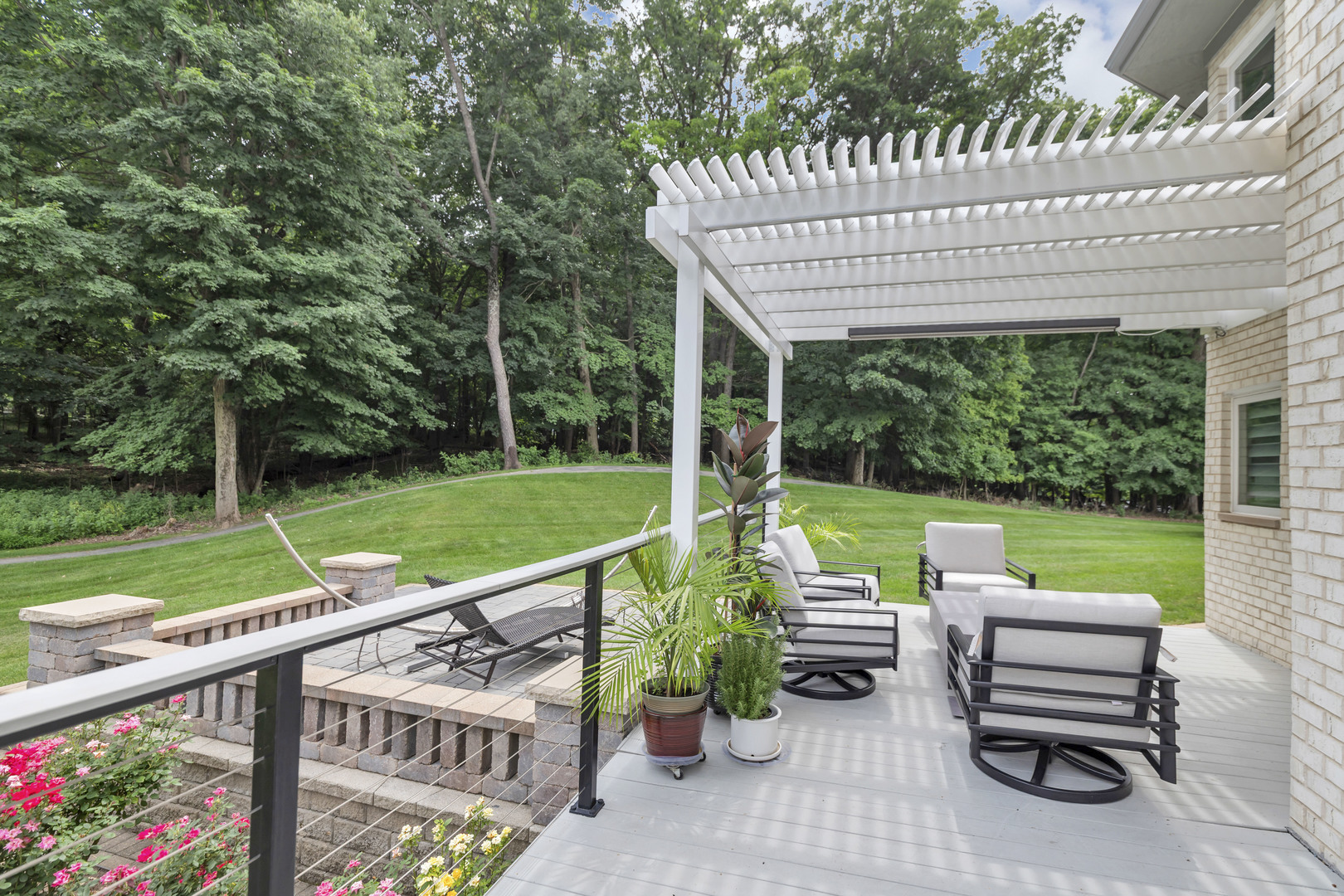 10470 N River Road, Barrington Hills, IL 60010