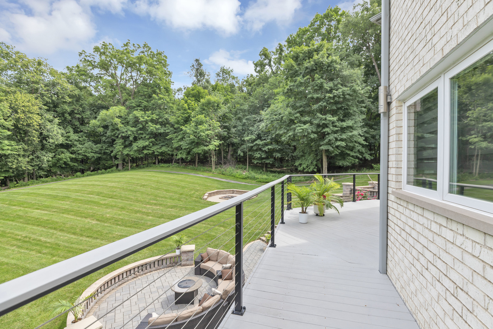 10470 N River Road, Barrington Hills, IL 60010