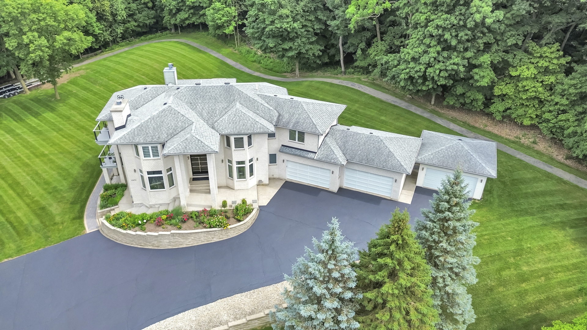 10470 N River Road, Barrington Hills, IL 60010