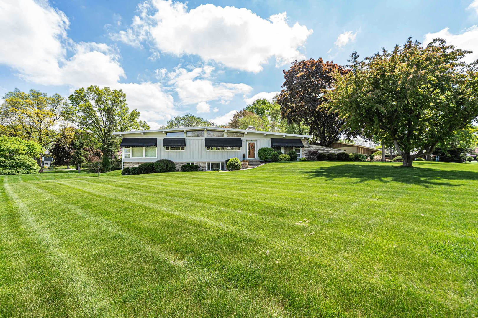 347 Park Drive, Palatine, IL 60067