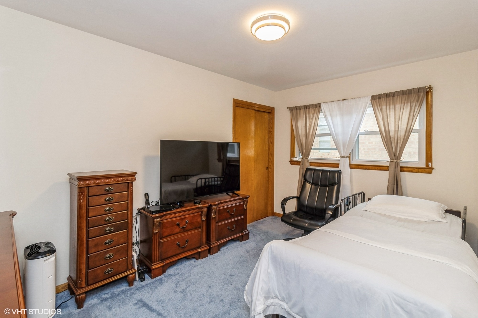 5705 N Oketo Avenue, Chicago, IL 60631