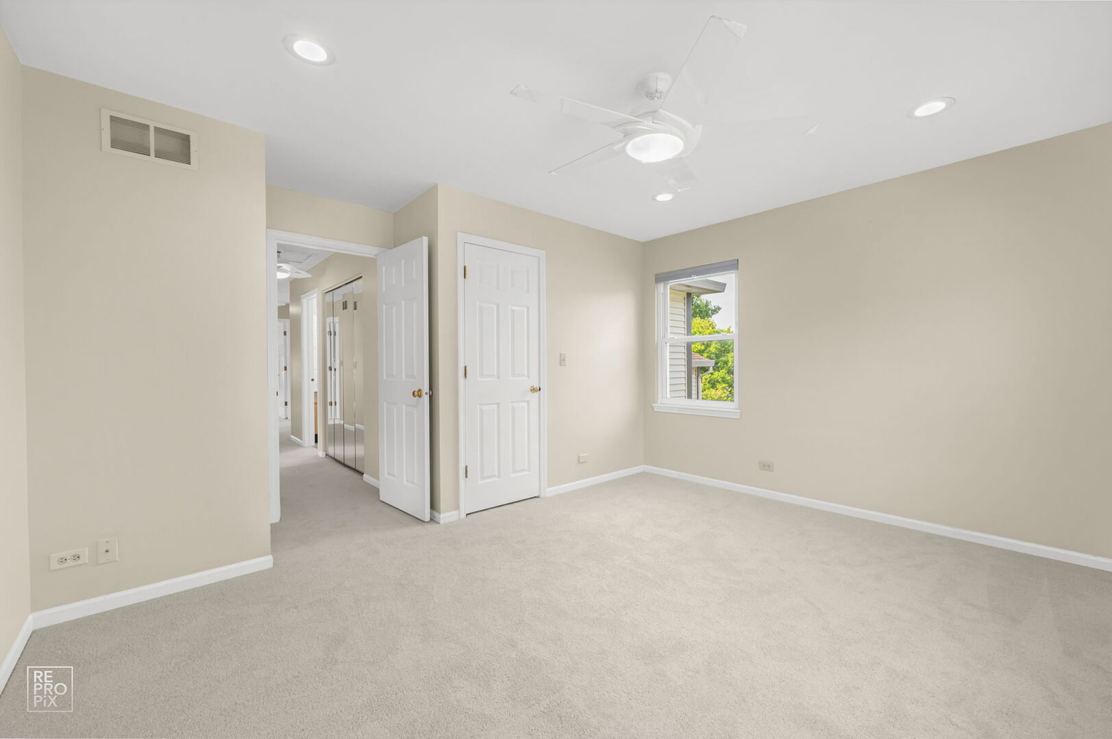 7623 BERINGER Court, Gurnee, IL 60031