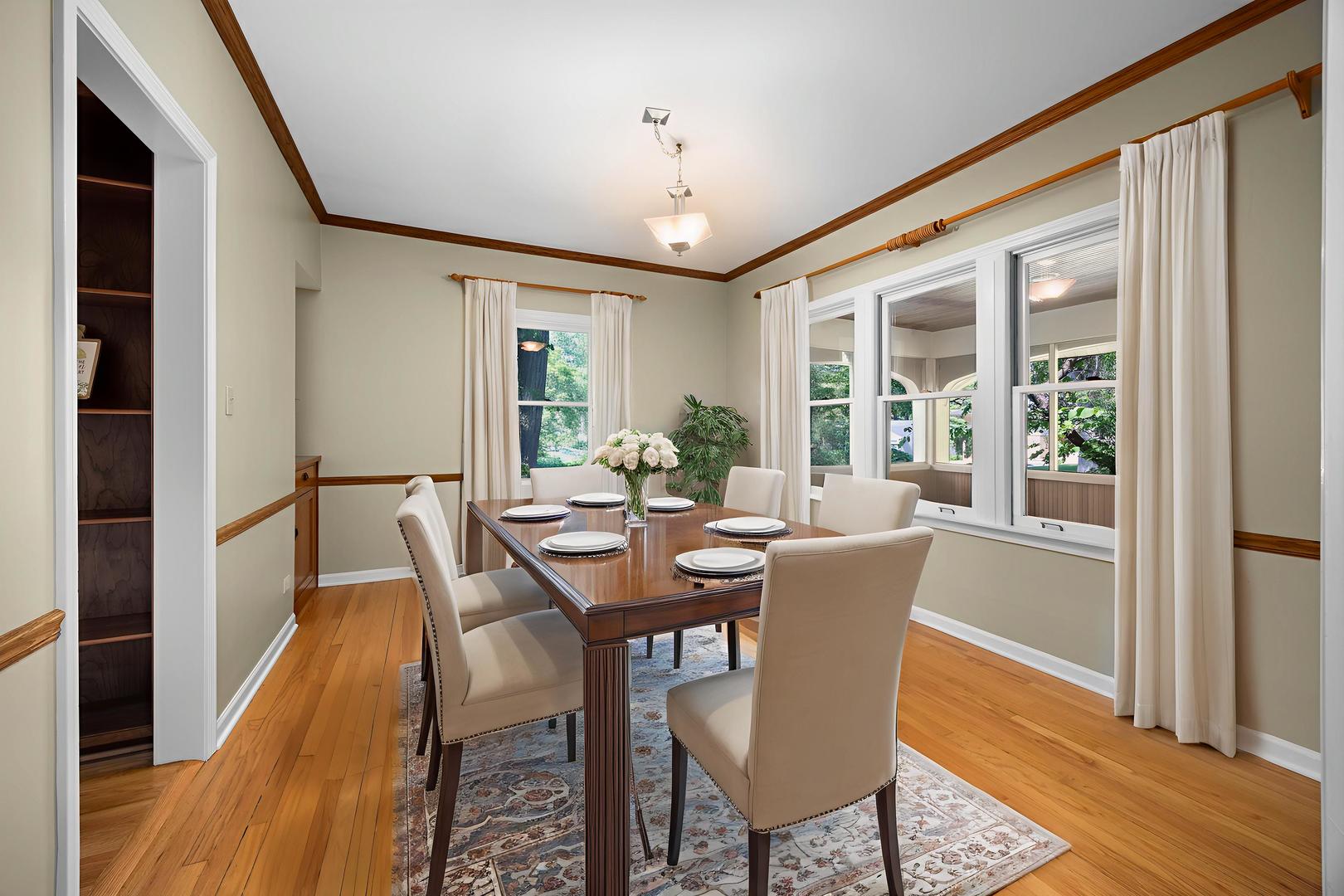 4416 Seeley Avenue, Downers Grove, IL 60515