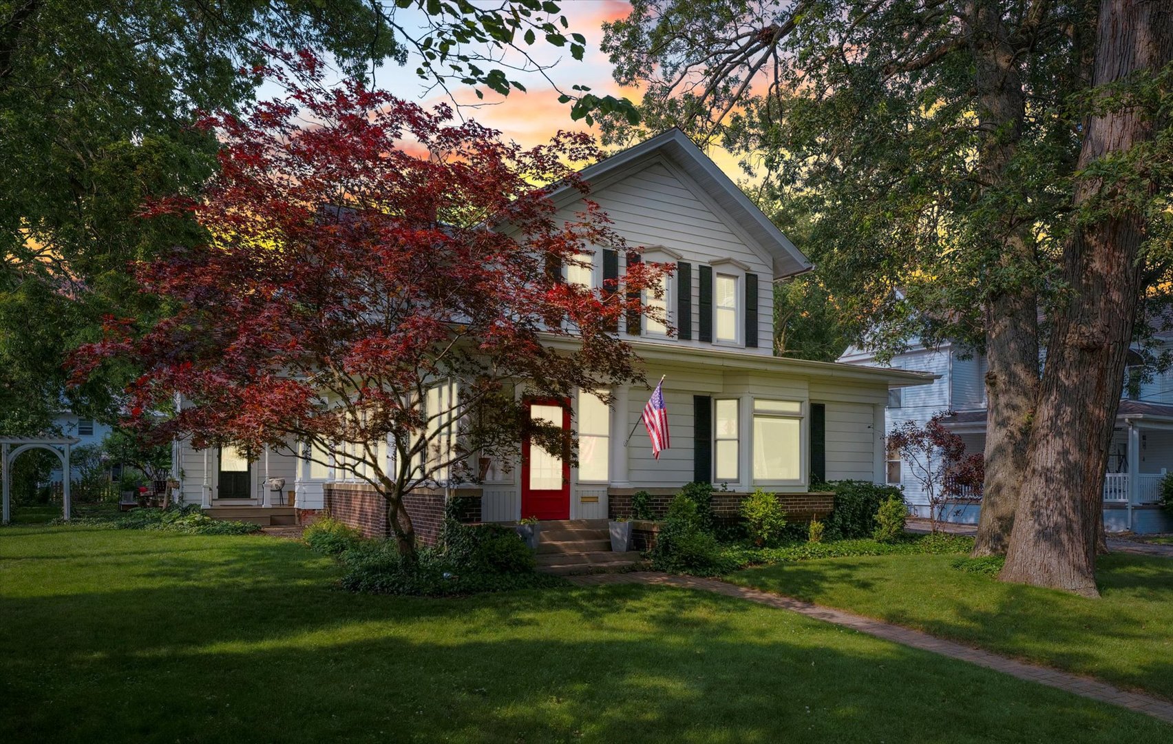 320 E Locust Street, Watseka, IL 60970