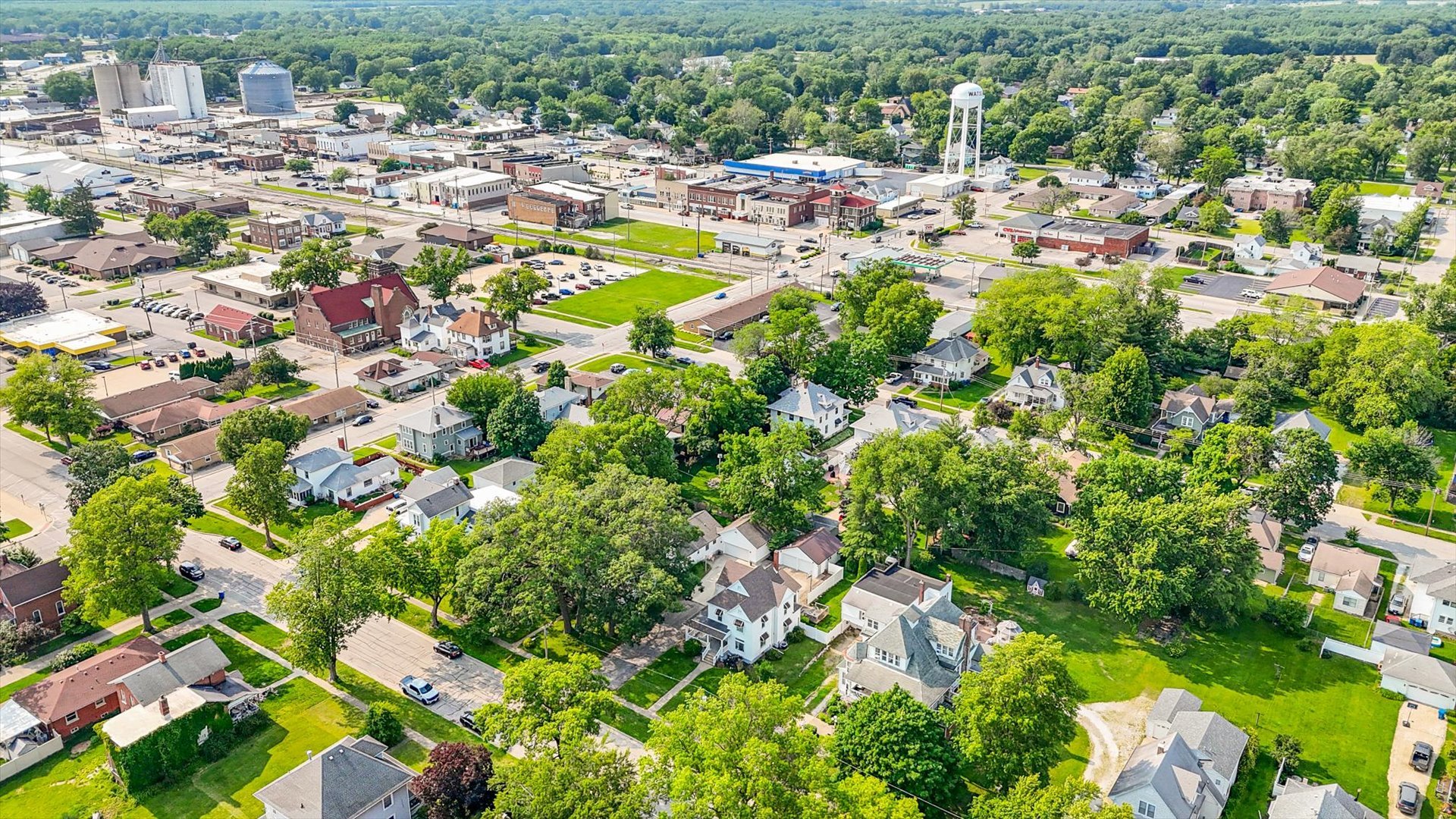 320 E Locust Street, Watseka, IL 60970