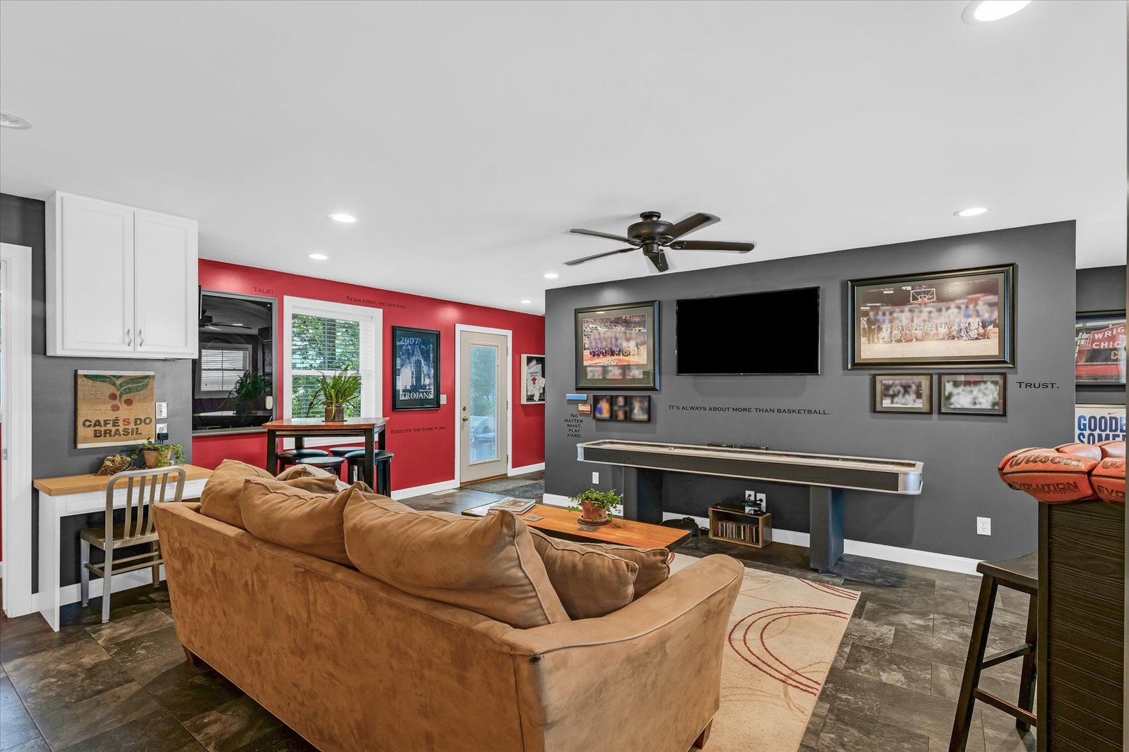 320 E Locust Street, Watseka, IL 60970