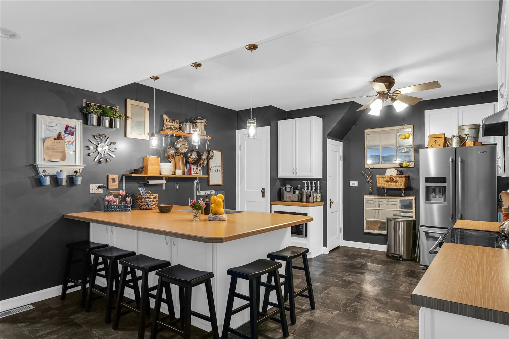 320 E Locust Street, Watseka, IL 60970