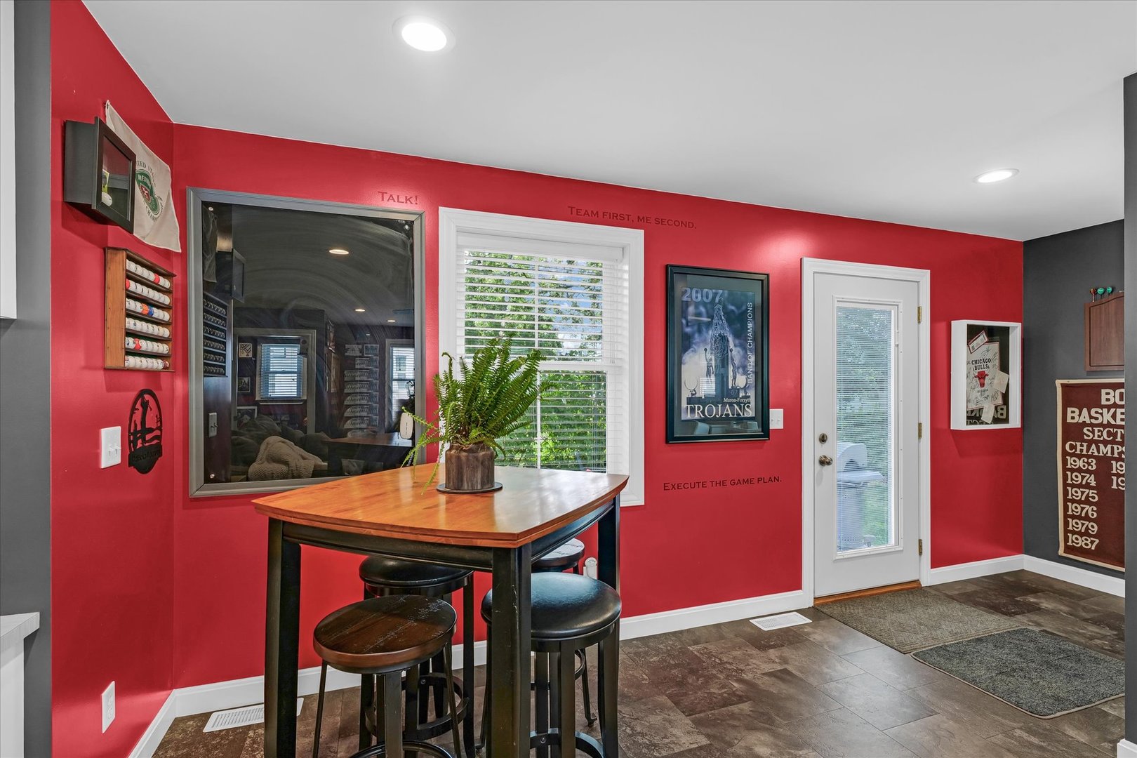 320 E Locust Street, Watseka, IL 60970