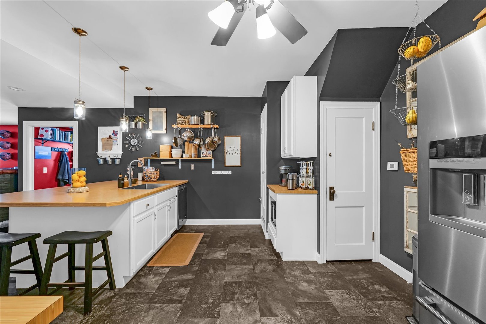 320 E Locust Street, Watseka, IL 60970