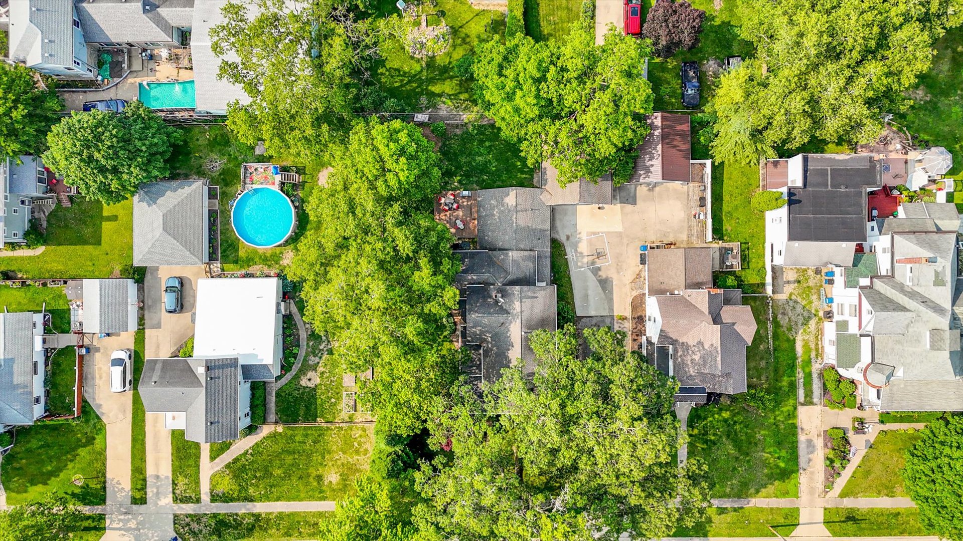 320 E Locust Street, Watseka, IL 60970