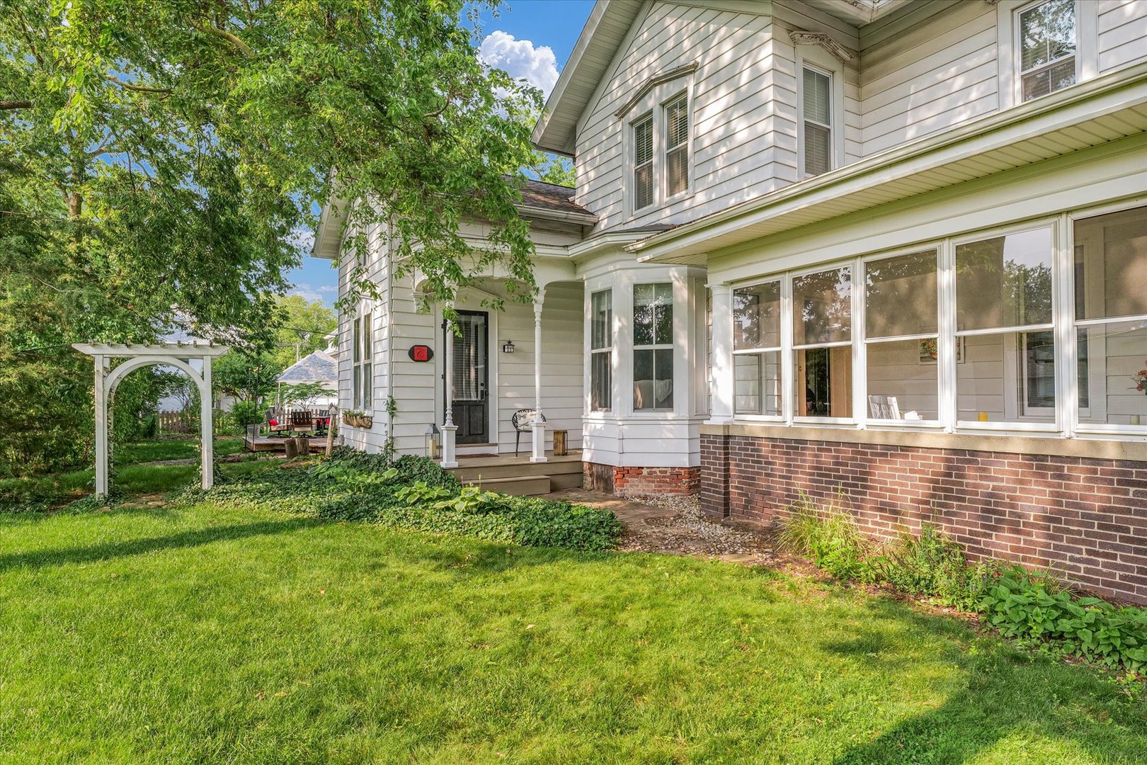 320 E Locust Street, Watseka, IL 60970