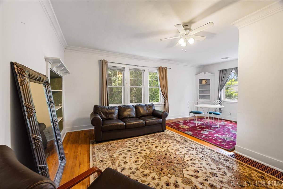 285 Hill Avenue, Glen Ellyn, IL 60137