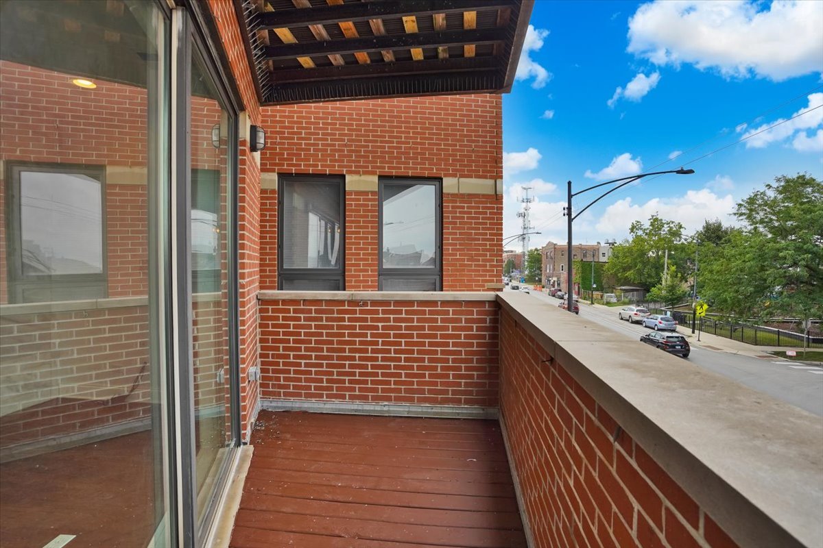 3505 N Elston Avenue #2, Chicago, IL 60618