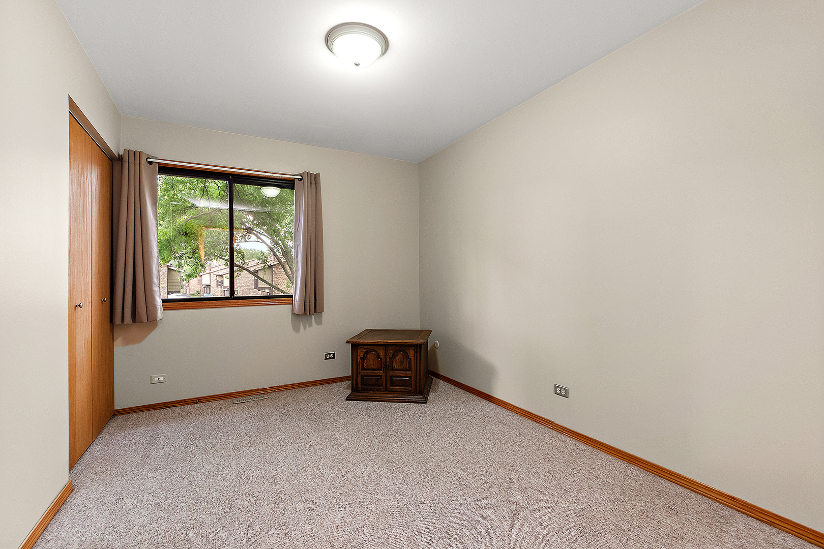 5 W Pebble Court #A, Palos Hills, IL 60465