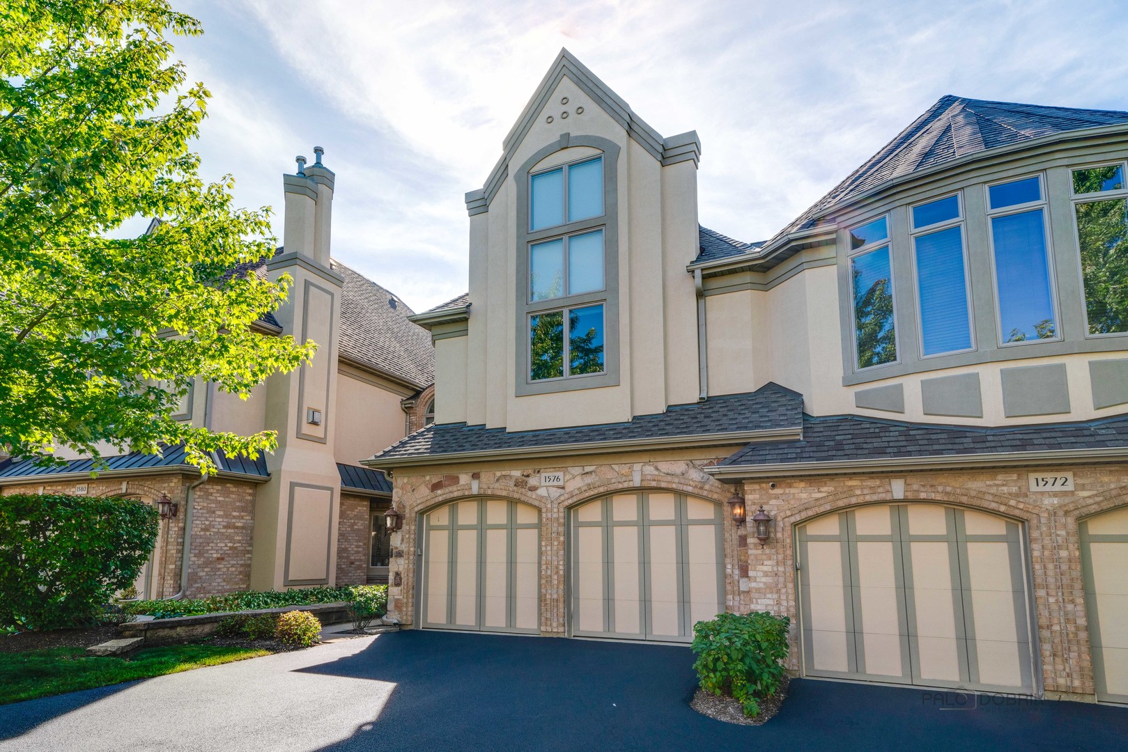 1576 S Kembley Avenue, Palatine, IL 60067